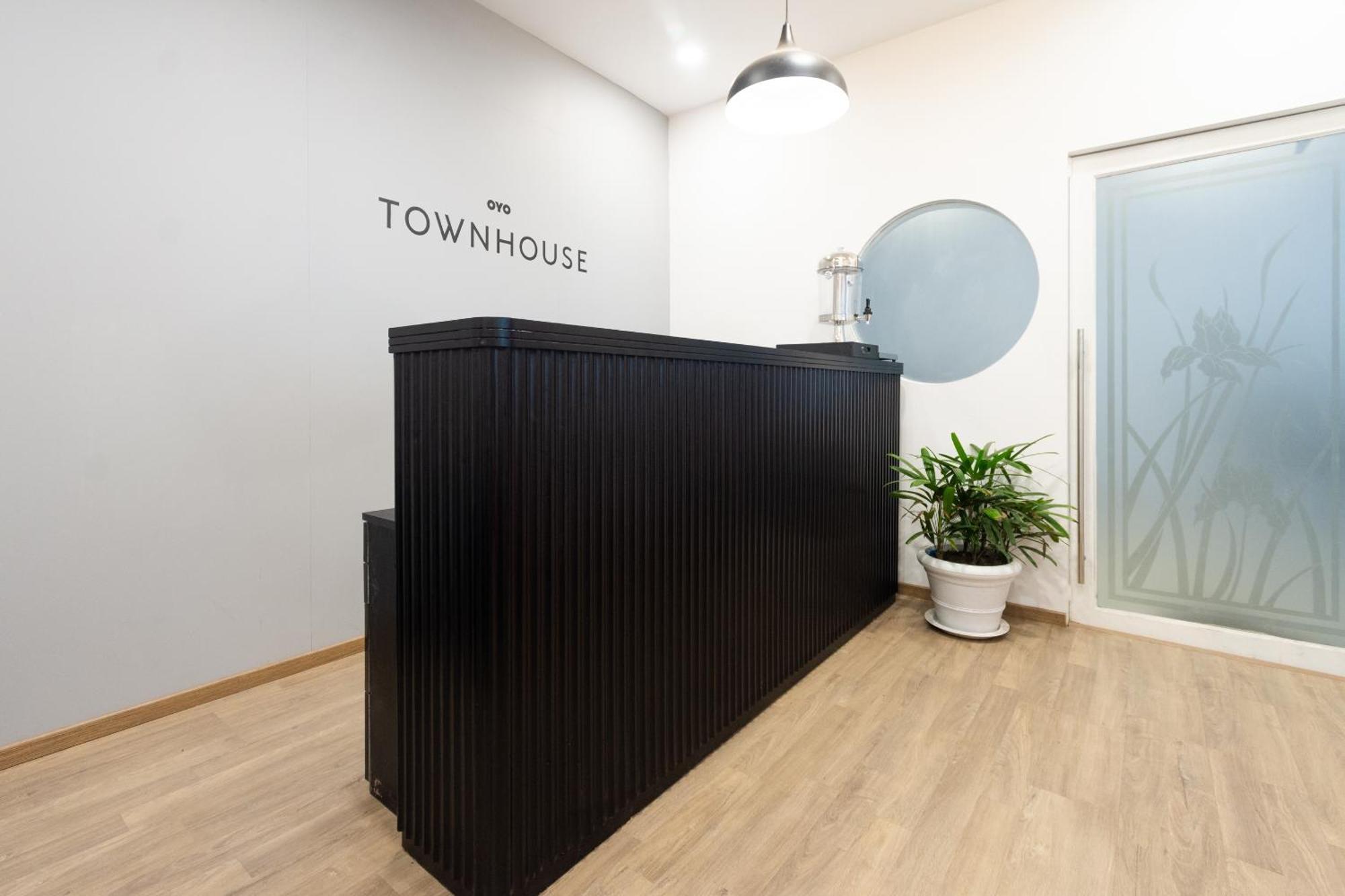 Townhouse Hotel Mannat International Калькутта Экстерьер фото